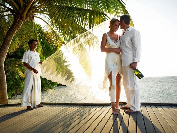 Свадебная церемония в отеле LUX Maldives 5*